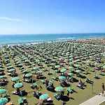 Stunning Only 100m From The Apartamento *
